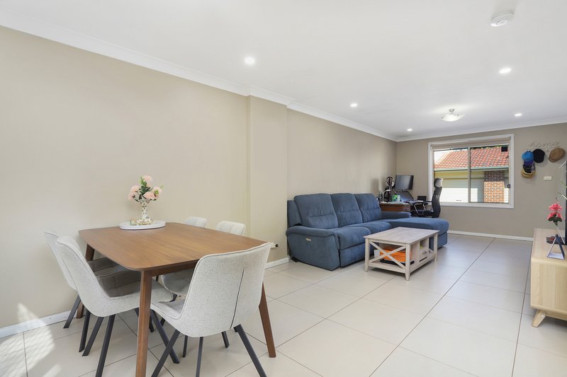 Photo - 2/104-106 Metella Road, Toongabbie NSW 2146 - Image 4