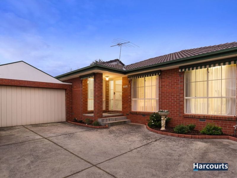 2/104 Dandelion Drive, Rowville VIC 3178