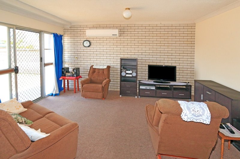 Photo - 2/104 Kent Street, Rockhampton City QLD 4700 - Image 3