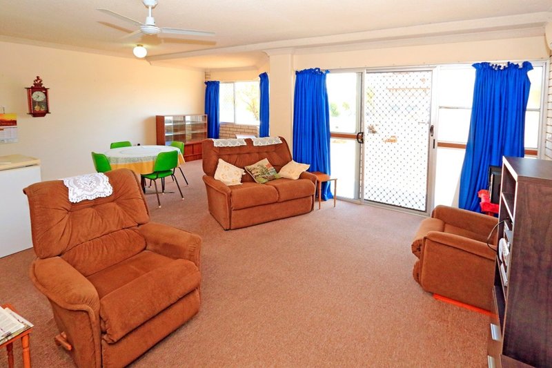 Photo - 2/104 Kent Street, Rockhampton City QLD 4700 - Image 5