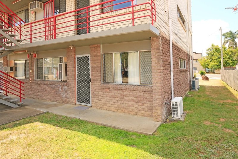 Photo - 2/104 Kent Street, Rockhampton City QLD 4700 - Image 10