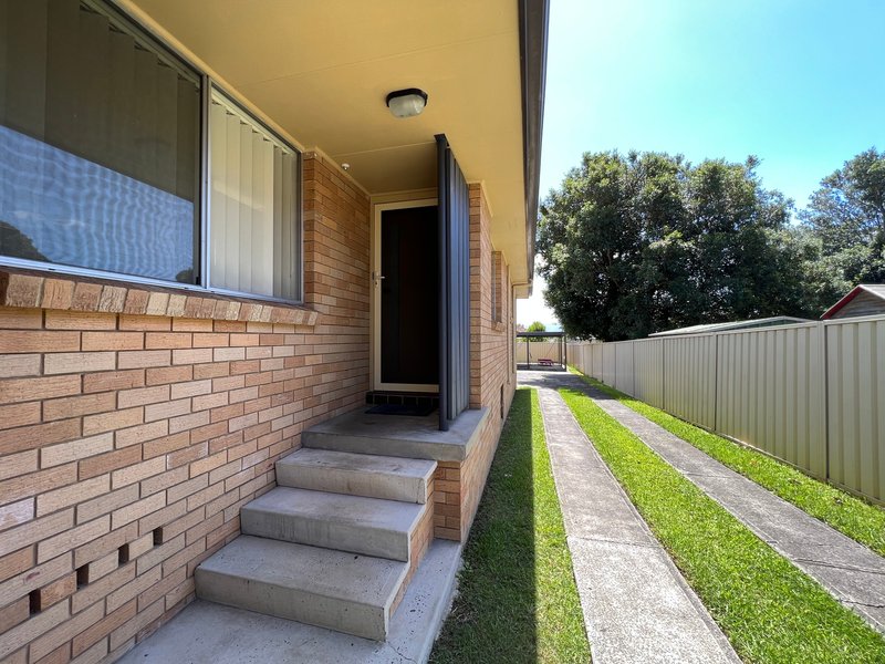 2/104 Parkes Street, Oak Flats NSW 2529