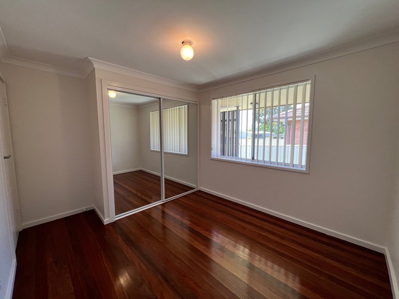 Photo - 2/104 Parkes Street, Oak Flats NSW 2529 - Image 5