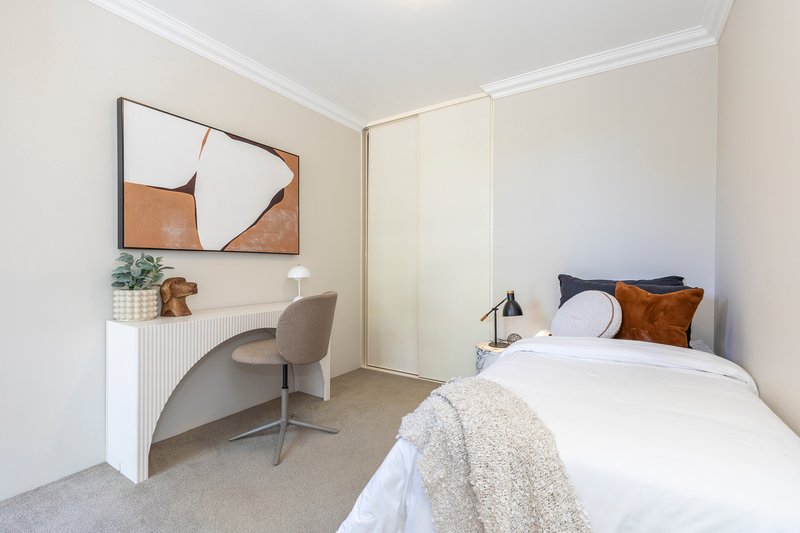 Photo - 2/104 Scarborough Beach Road, Mount Hawthorn WA 6016 - Image 4