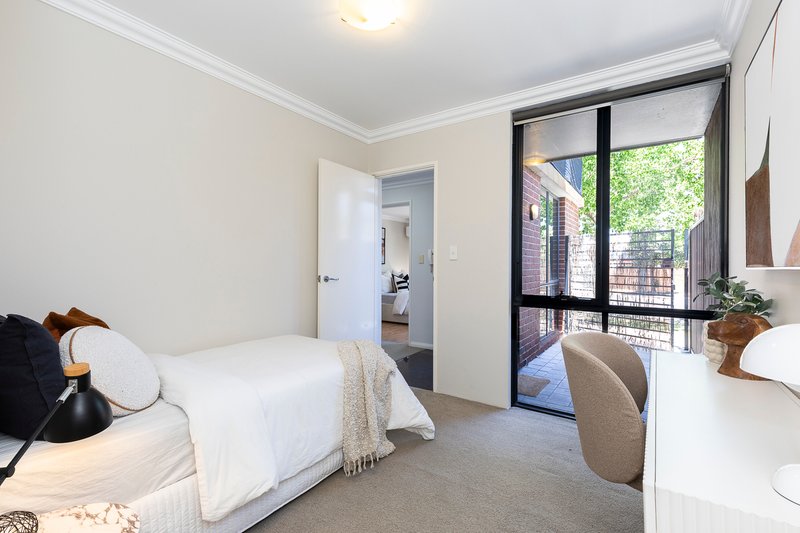 Photo - 2/104 Scarborough Beach Road, Mount Hawthorn WA 6016 - Image 5