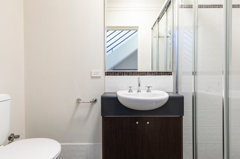 Photo - 2/104 Scarborough Beach Road, Mount Hawthorn WA 6016 - Image 6