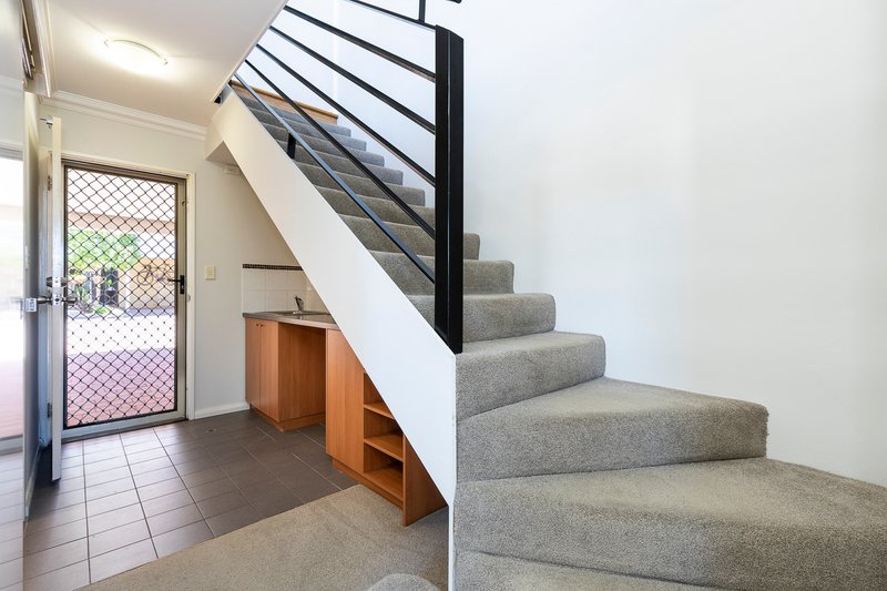 Photo - 2/104 Scarborough Beach Road, Mount Hawthorn WA 6016 - Image 8