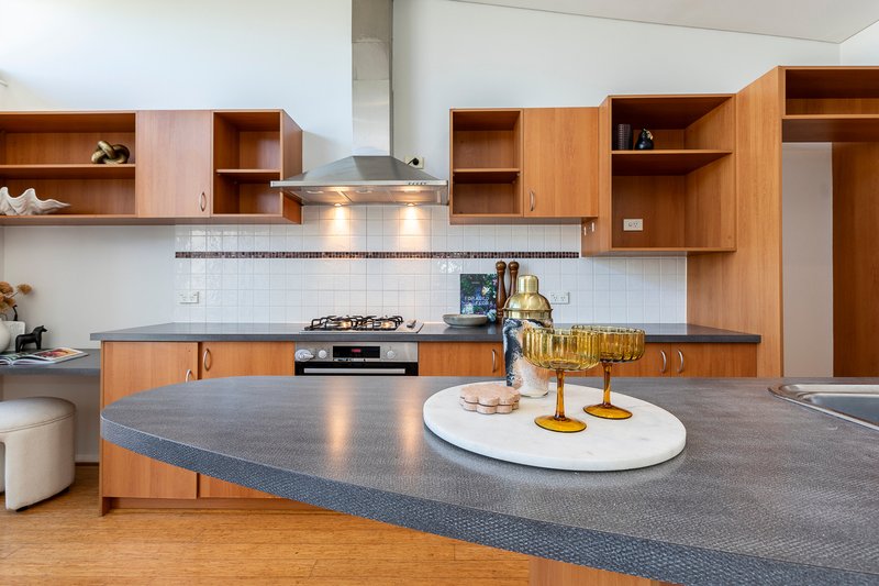 Photo - 2/104 Scarborough Beach Road, Mount Hawthorn WA 6016 - Image 14