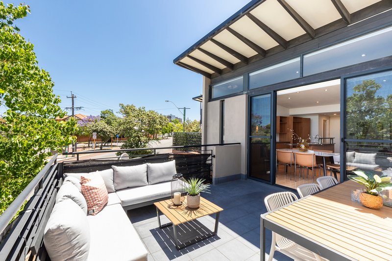 Photo - 2/104 Scarborough Beach Road, Mount Hawthorn WA 6016 - Image 19