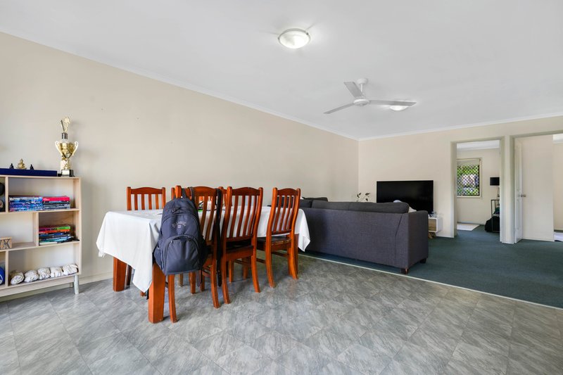 Photo - 2/104 Sun Valley Road, Kin Kora QLD 4680 - Image 3