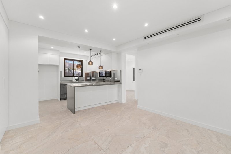 Photo - 2/104 Tuggerah Parade, Long Jetty NSW 2261 - Image 4