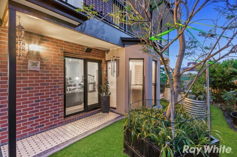 Photo - 2/1040 Heatherton Road, Noble Park VIC 3174 - Image 6