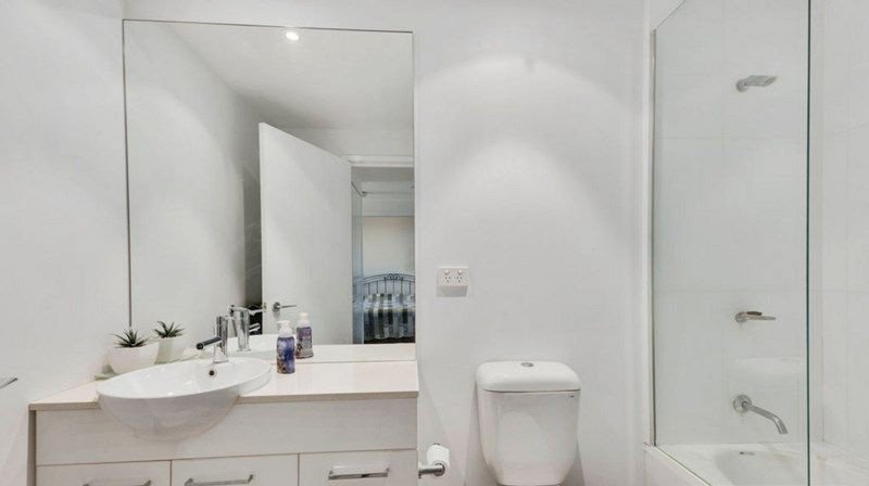 Photo - 210/41 Harbour Town Drive, Biggera Waters QLD 4216 - Image 15