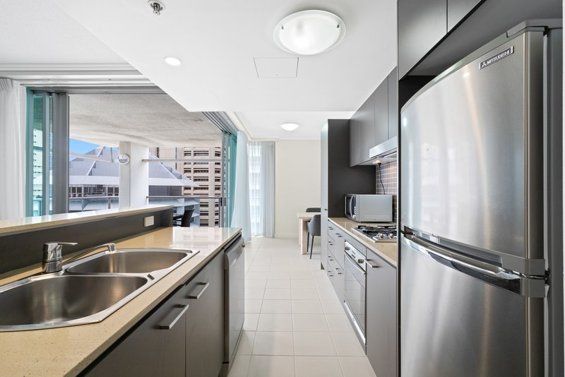 Photo - 2104/151 George Street, Brisbane City QLD 4000 - Image 6