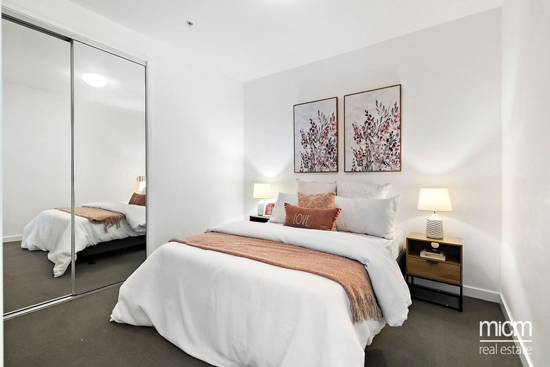 Photo - 2104/8 Marmion Place, Docklands VIC 3008 - Image 6