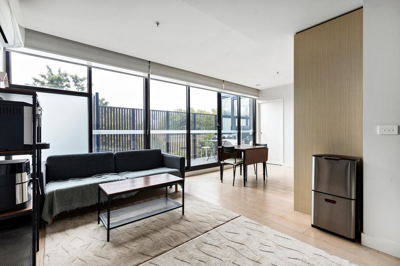 Photo - 210/5-7 Nepean Highway, Elsternwick VIC 3185 - Image 2