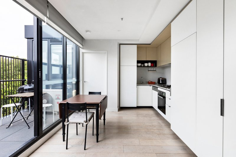 Photo - 210/5-7 Nepean Highway, Elsternwick VIC 3185 - Image 4