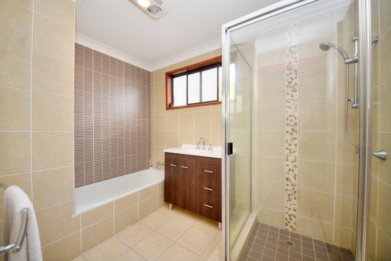 Photo - 2/105 Christine Avenue, Burleigh Waters QLD 4220 - Image 3