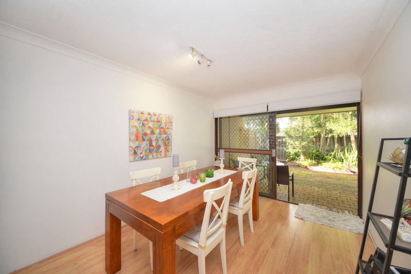 Photo - 2/105 Christine Avenue, Burleigh Waters QLD 4220 - Image 5