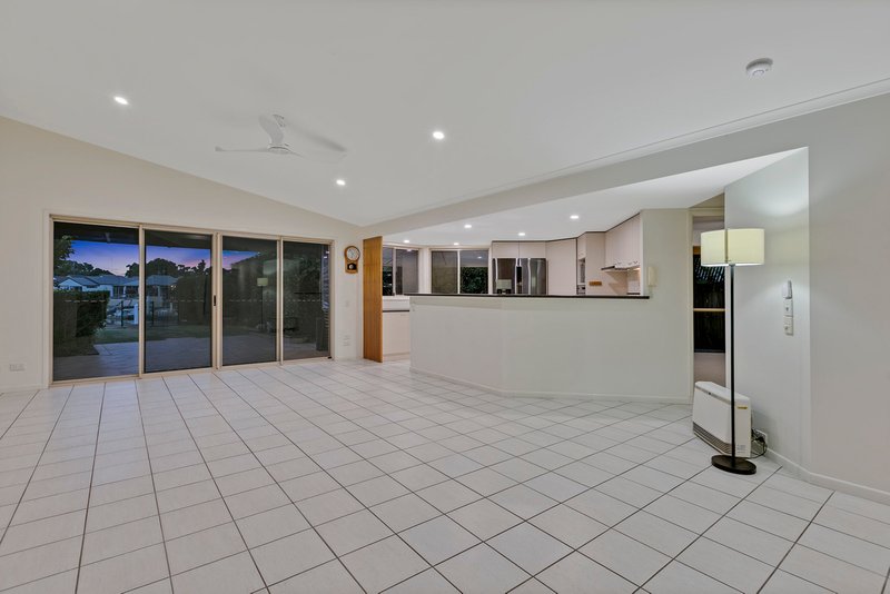 Photo - 2/106 Maroochy Waters Drive, Maroochydore QLD 4558 - Image 6