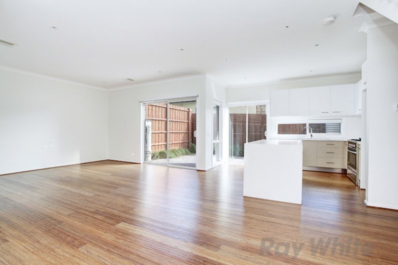 Photo - 2/106 Station Street, Aspendale VIC 3195 - Image 3