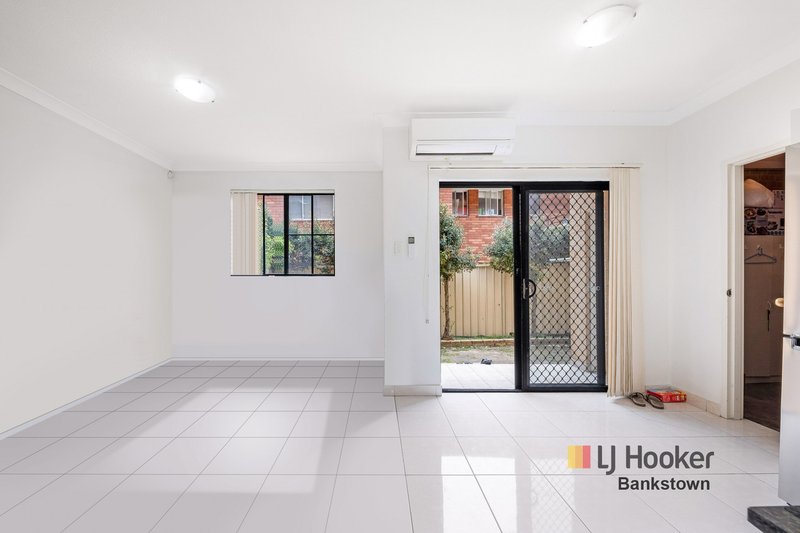 Photo - 2/1063 Rossmore Avenue, Punchbowl NSW 2196 - Image 4