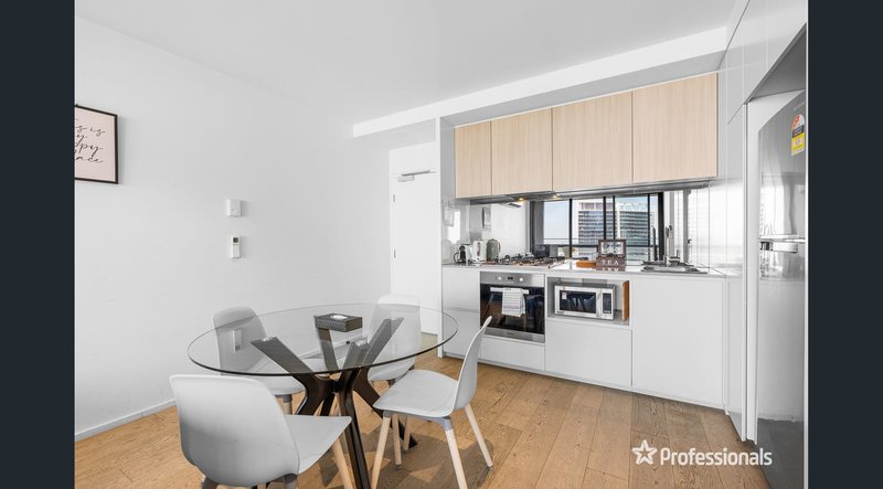 Photo - 2106S/883 Collins Street, Docklands VIC 3008 - Image 2