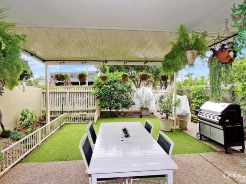 Photo - 2/107 Parker Street, Maroochydore QLD 4558 - Image 10