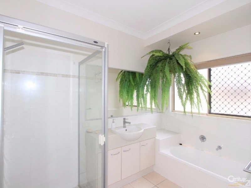 Photo - 2/107 Parker Street, Maroochydore QLD 4558 - Image 18