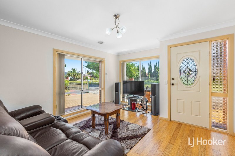 Photo - 2/107 Seabrook Boulevard, Seabrook VIC 3028 - Image 2