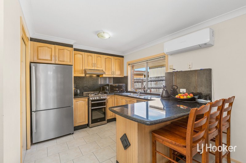 Photo - 2/107 Seabrook Boulevard, Seabrook VIC 3028 - Image 5