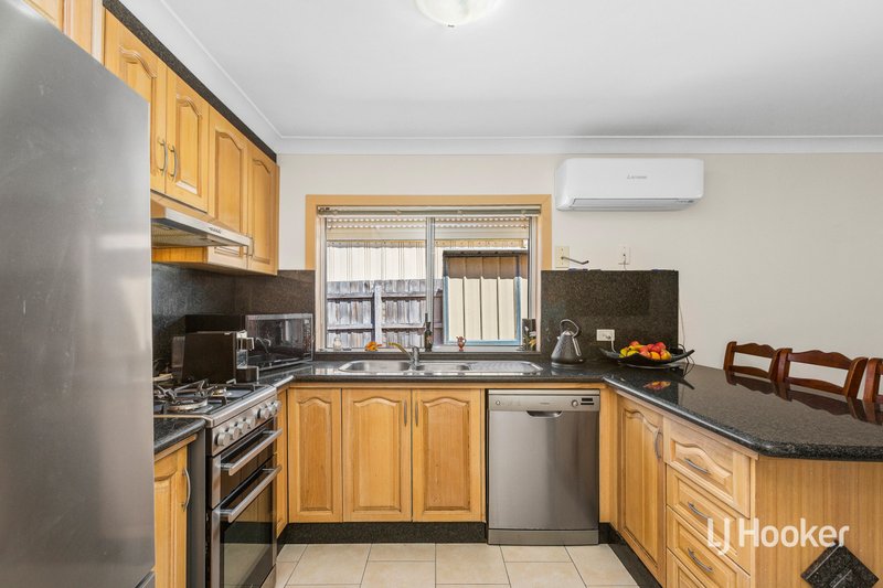 Photo - 2/107 Seabrook Boulevard, Seabrook VIC 3028 - Image 6