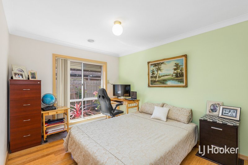 Photo - 2/107 Seabrook Boulevard, Seabrook VIC 3028 - Image 8