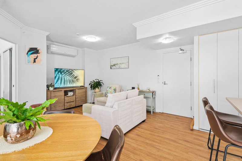 Photo - 2107/10 Fifth Avenue, Palm Beach QLD 4221 - Image 8