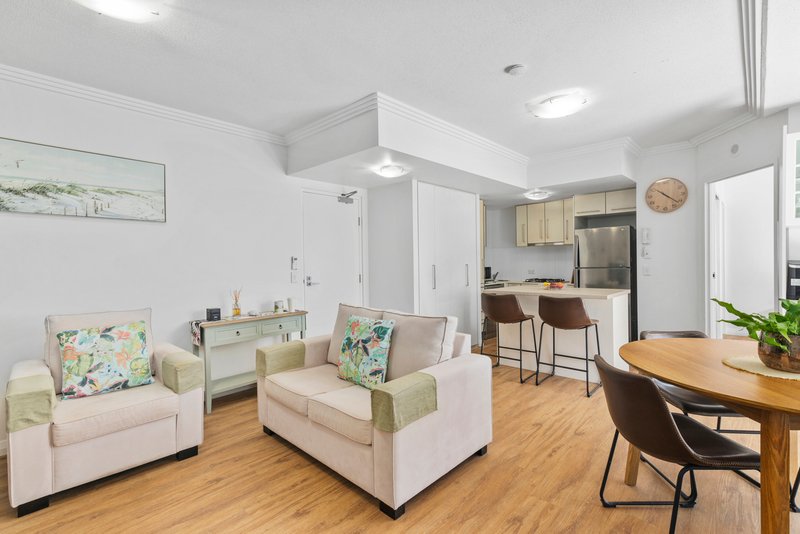 Photo - 2107/10 Fifth Avenue, Palm Beach QLD 4221 - Image 9