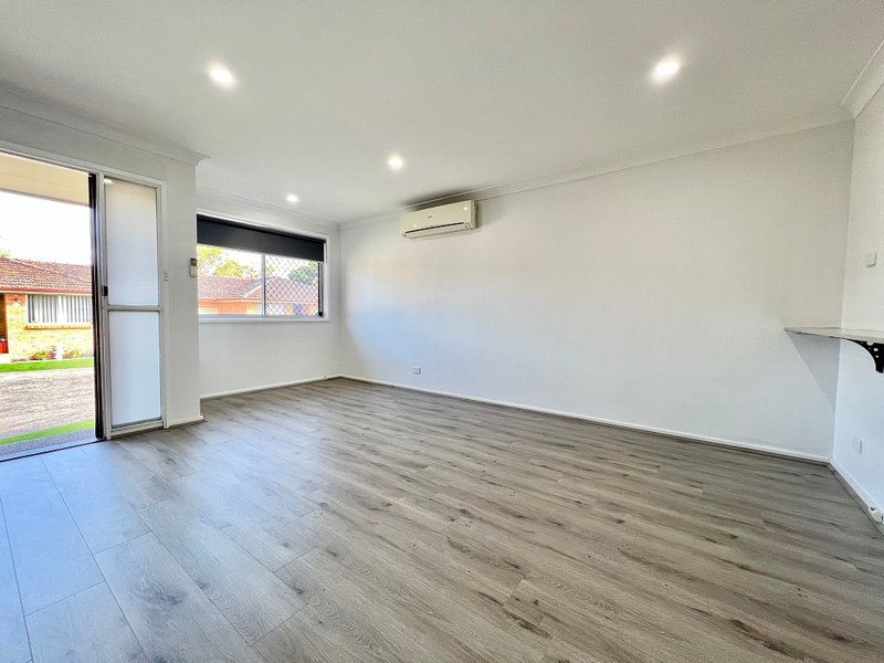 Photo - 2/108 Oxford Road, Ingleburn NSW 2565 - Image 6