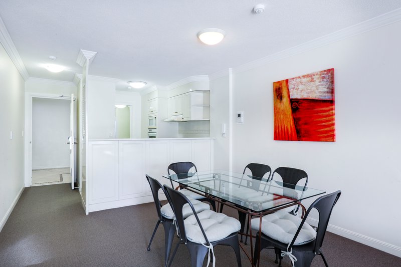 Photo - 2108/24 Queensland Avenue, Broadbeach QLD 4218 - Image 5