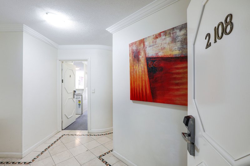 Photo - 2108/24 Queensland Avenue, Broadbeach QLD 4218 - Image 7