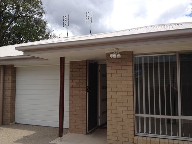 Photo - 2/108A James Street, South Toowoomba QLD 4350 - Image 1