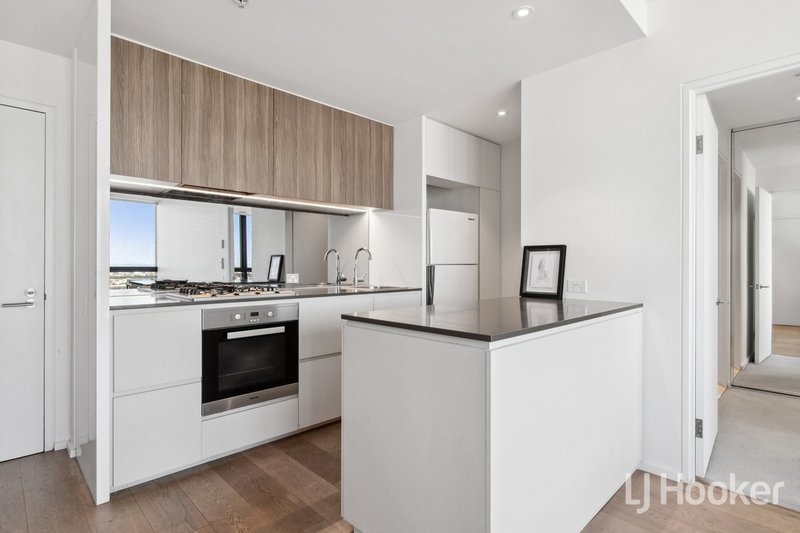 Photo - 2108N/889 Collins Street, Docklands VIC 3008 - Image 3