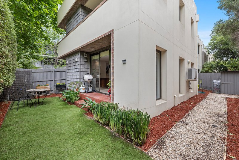 Photo - 2/109-111 Addison Street, Elwood VIC 3184 - Image 2