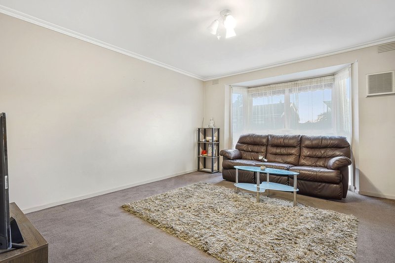 Photo - 2/1090 Heatherton Road, Noble Park VIC 3174 - Image 2