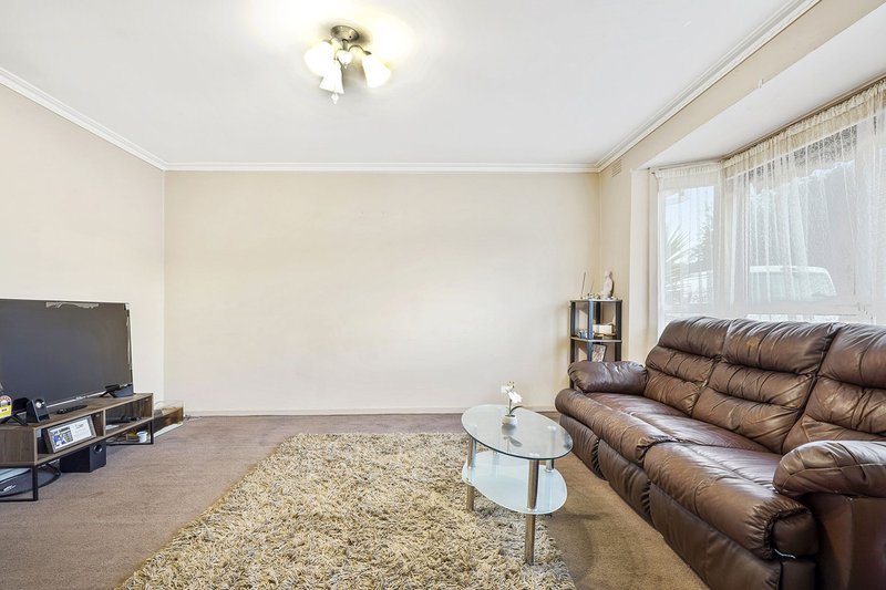 Photo - 2/1090 Heatherton Road, Noble Park VIC 3174 - Image 3