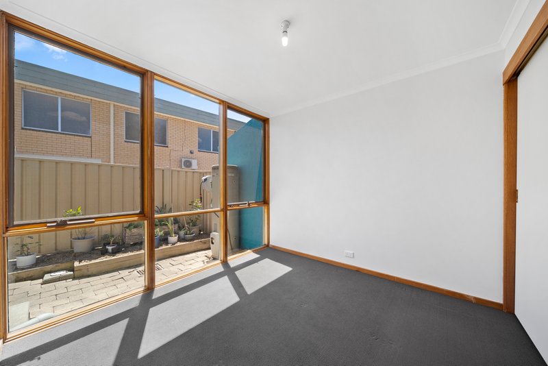 Photo - 2/11-13 Campbell Street, Queanbeyan NSW 2620 - Image 10