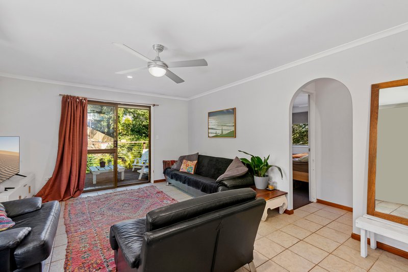 Photo - 2/11-13 Daisy Street, Elanora QLD 4221 - Image 3