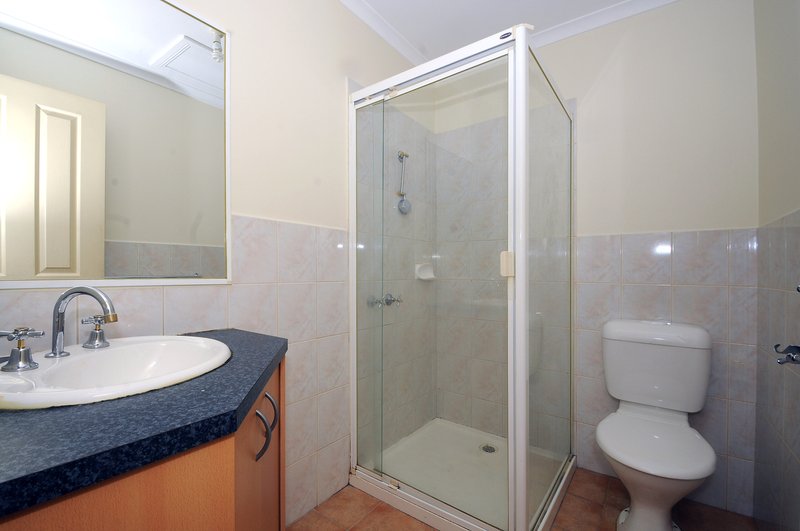 Photo - 2/11-13 Frank Street, Noble Park VIC 3174 - Image 5