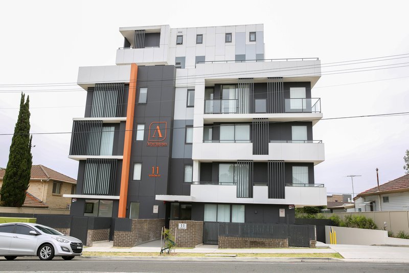 Photo - 2/11-13 Veron Street, Wentworthville NSW 2145 - Image 1