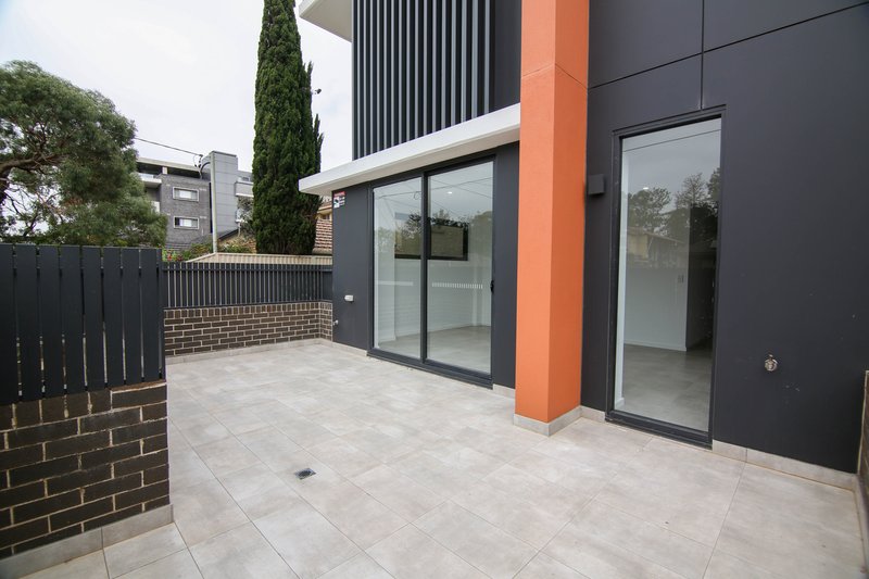 Photo - 2/11-13 Veron Street, Wentworthville NSW 2145 - Image 3
