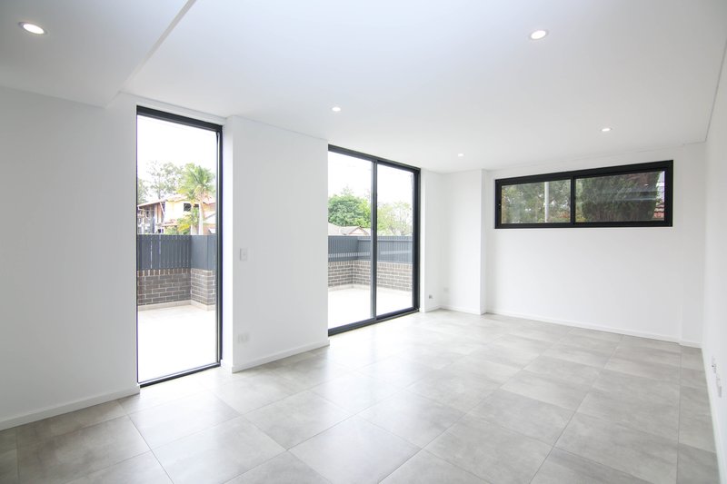 Photo - 2/11-13 Veron Street, Wentworthville NSW 2145 - Image 6
