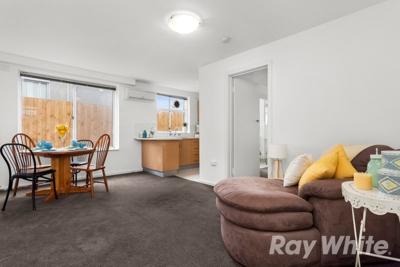 Photo - 2/11 Aberdeen Street, Brunswick VIC 3056 - Image 2